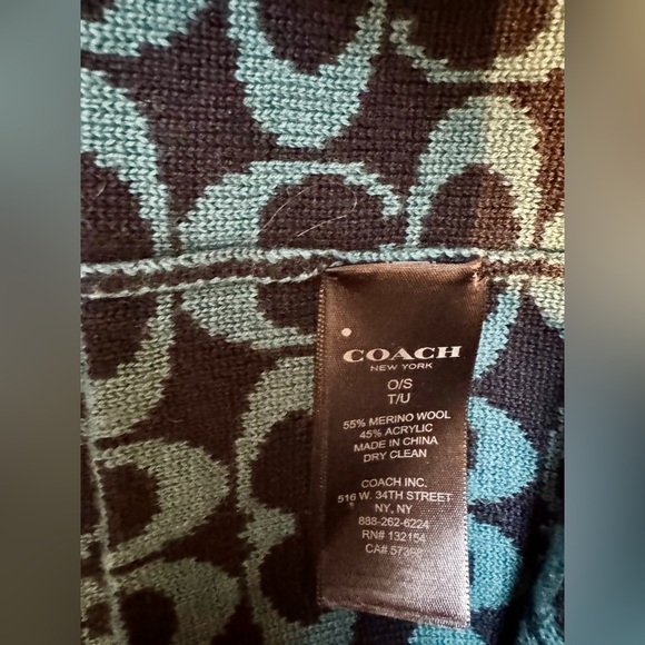 Coach. Unique knitted scarf and hat with embossed and signed coach in blue, new, - Picture 8 of 13